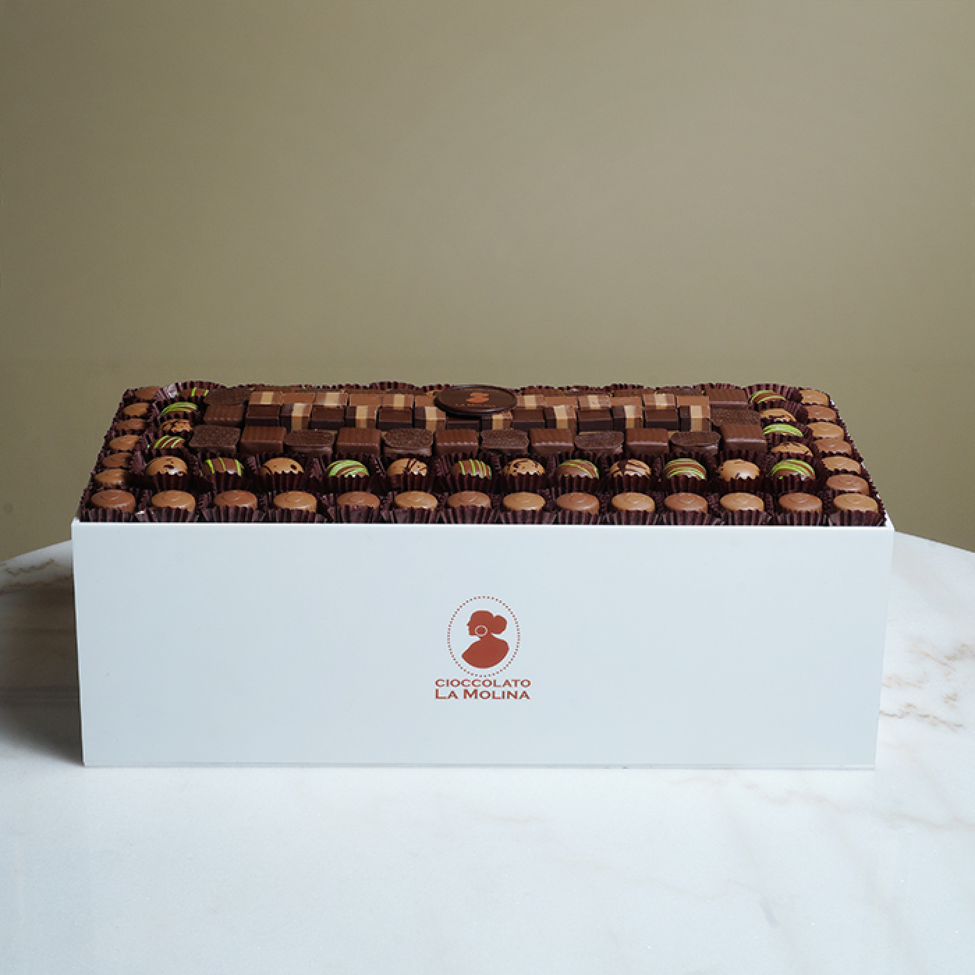 Acrylic Tray - Mixed pralines 2