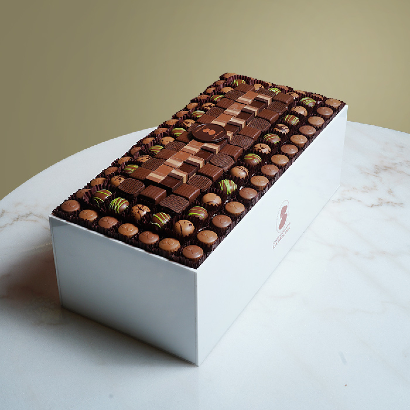 Acrylic Tray - Mixed pralines 2